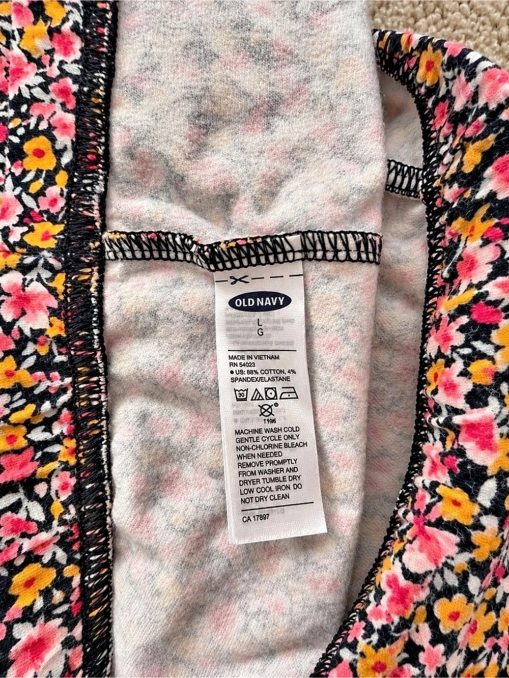 Old Navy Floral Leggings Women’s Large Black Pink Stretch - Picture 3 of 3